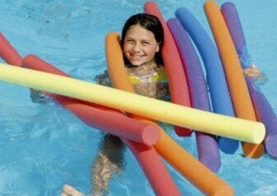 poolnudel-maedchen.jpg